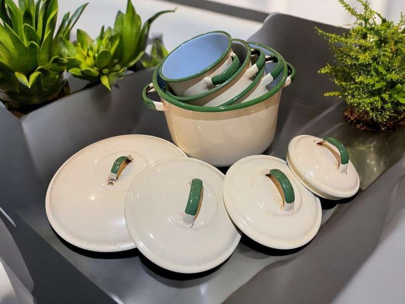 Pots enamel set x4