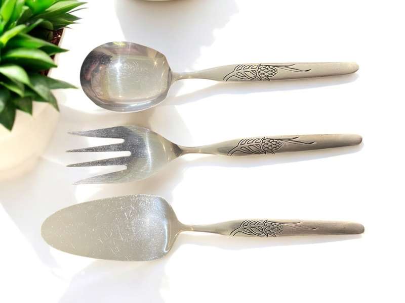 Salad servers cake lift Eetrite King Protea