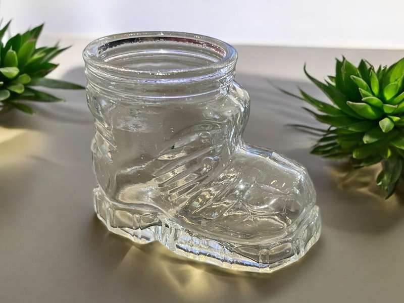 Vase glass shoe