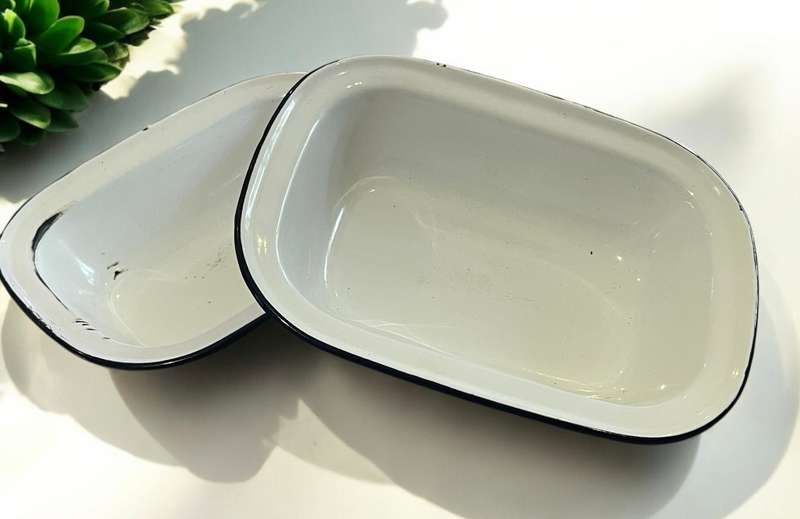Bowl enamel pie dish each
