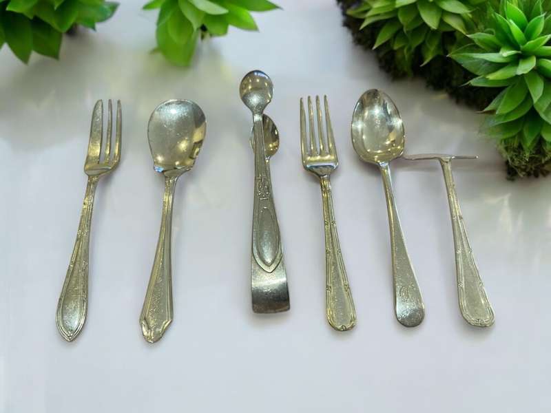 Cutlery lot(4)