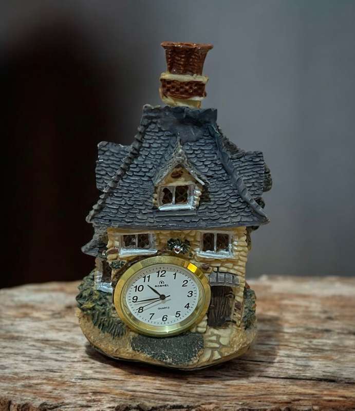 Ornaments clock houses each