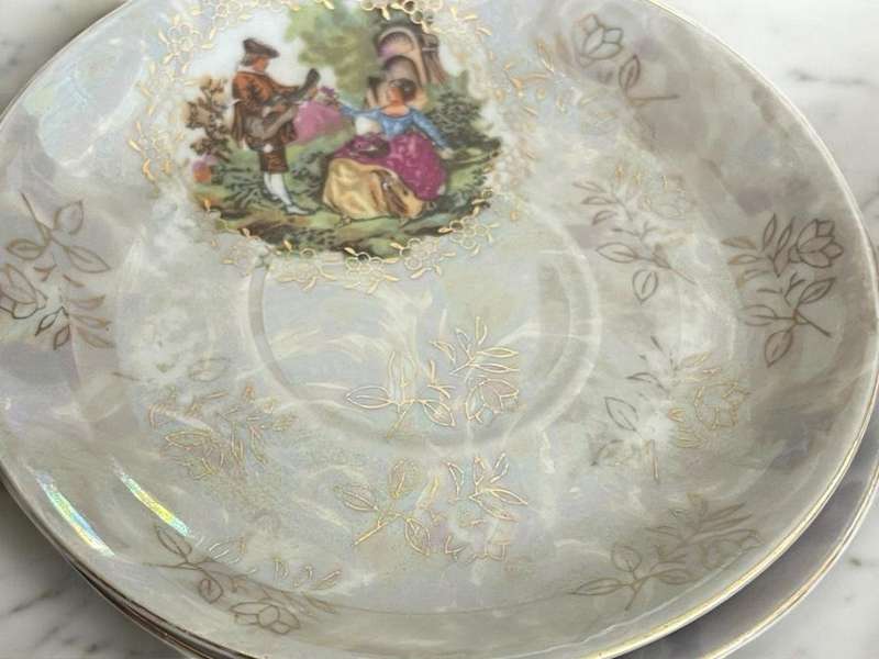 Saucer lustreware each
