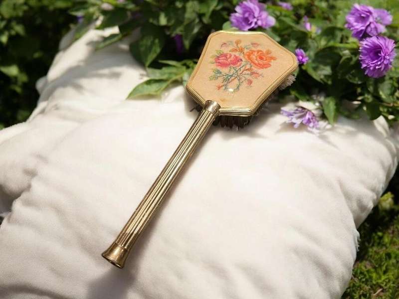 Hair brush vintage