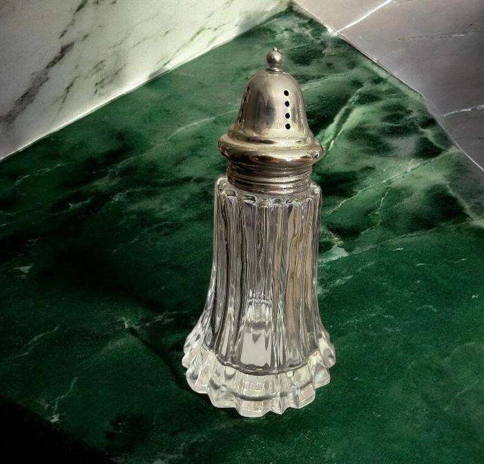 Sugar shaker crystal