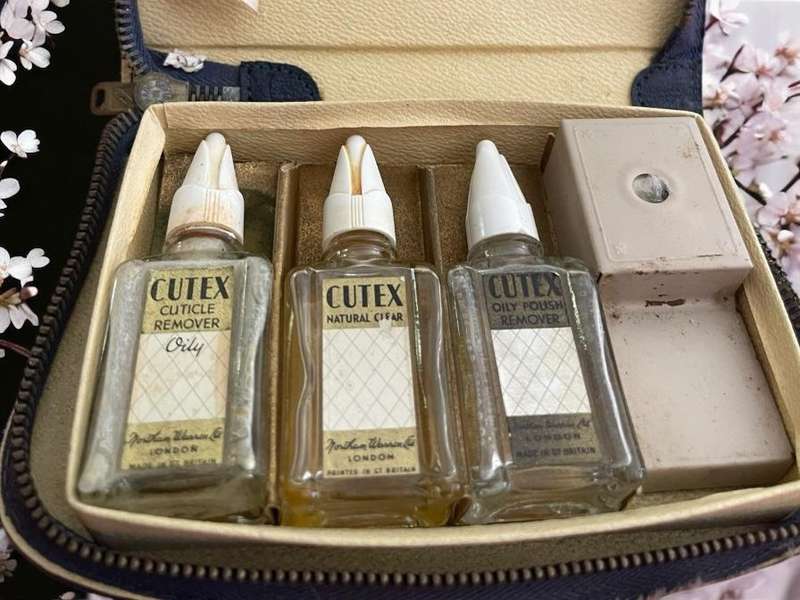 Vanity set Cutex 1930s