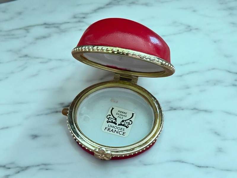 Holder/pill box Limoges France
