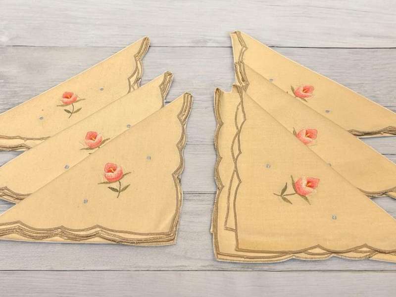 Napkins embroidered x6(K)