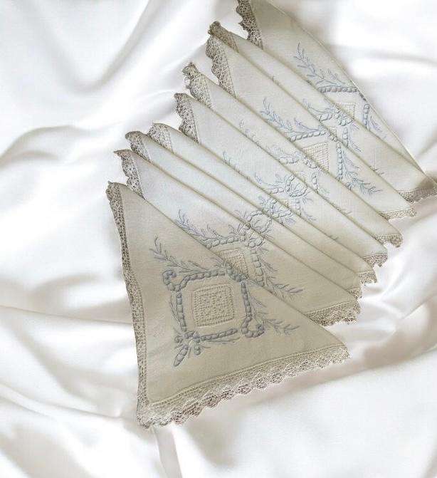 Napkins embroidered x8(S)