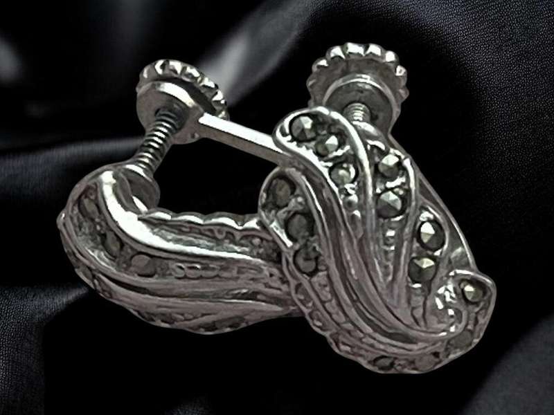 Earrings screw on marcasite vintage
