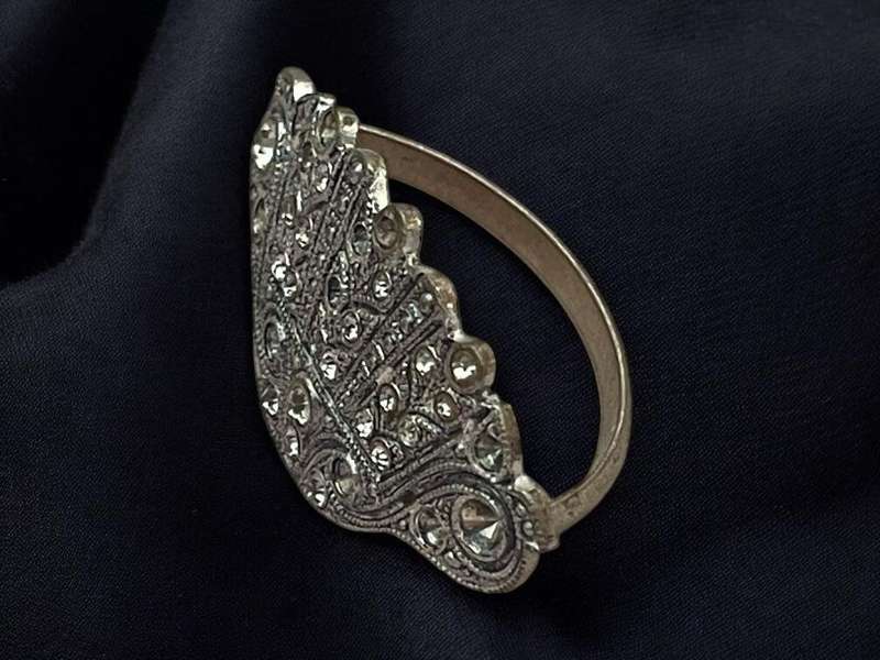 Earrings screw on marcasite vintage