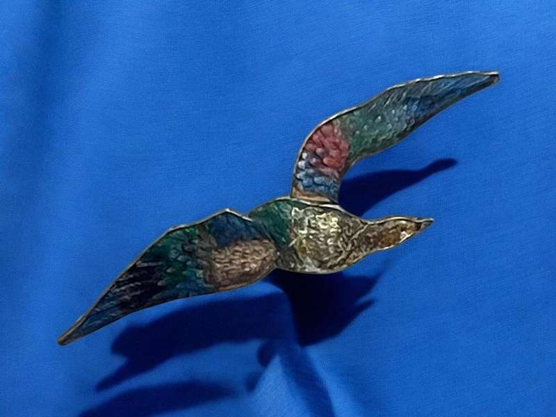 Brooch enamelled vintage (T)