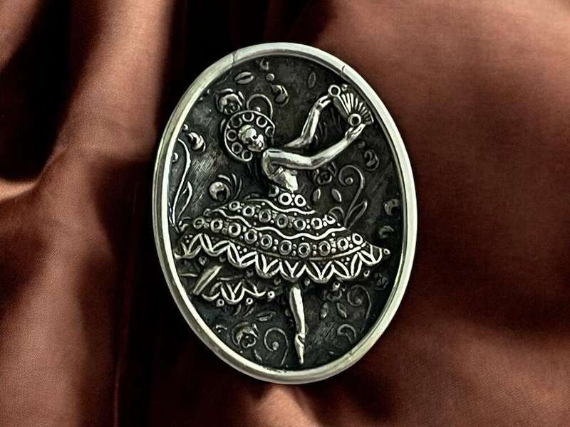 Brooch vintage (G)