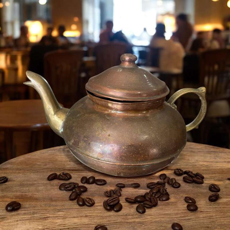 Kettle copper antique