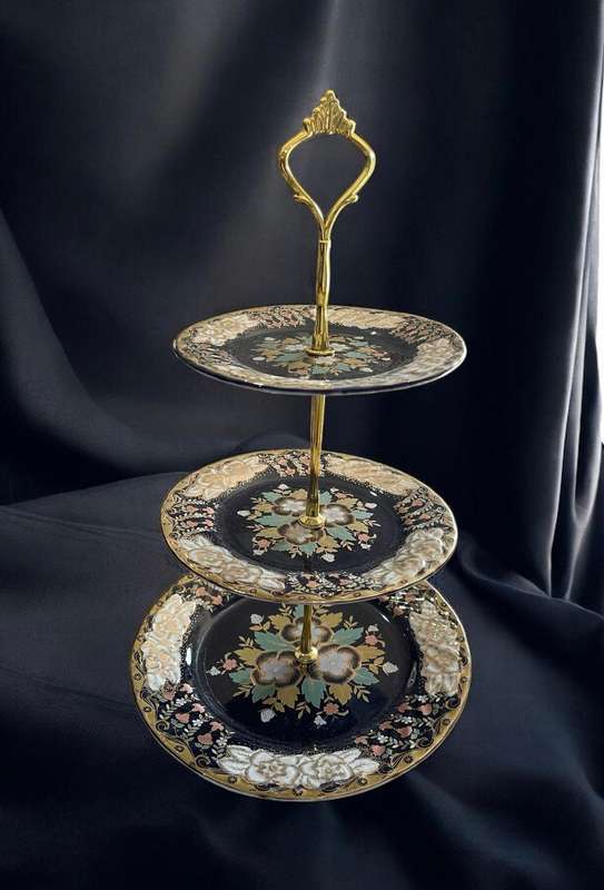 Cake stand