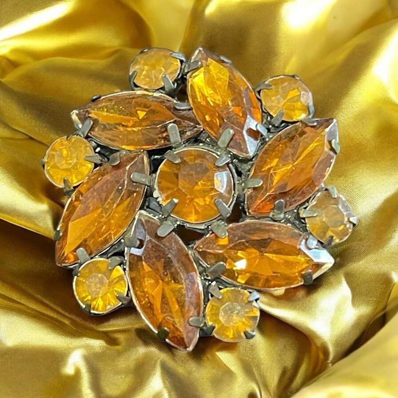Brooch(NR2)