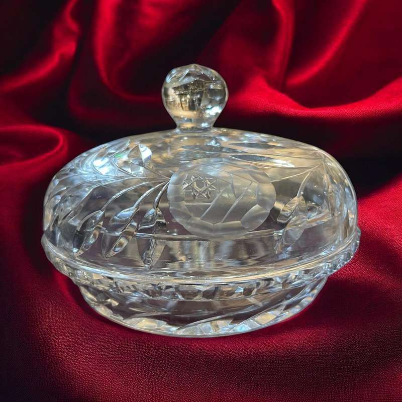 Bowl lidded crystal
