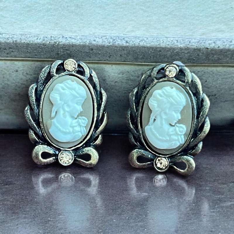 Earrings cameo costume jewellery