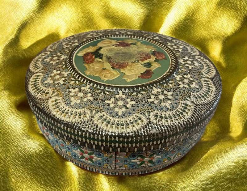 Ornament tin