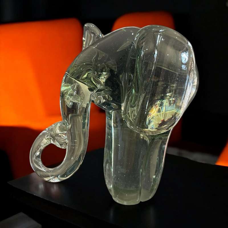 Ornament glass elephant