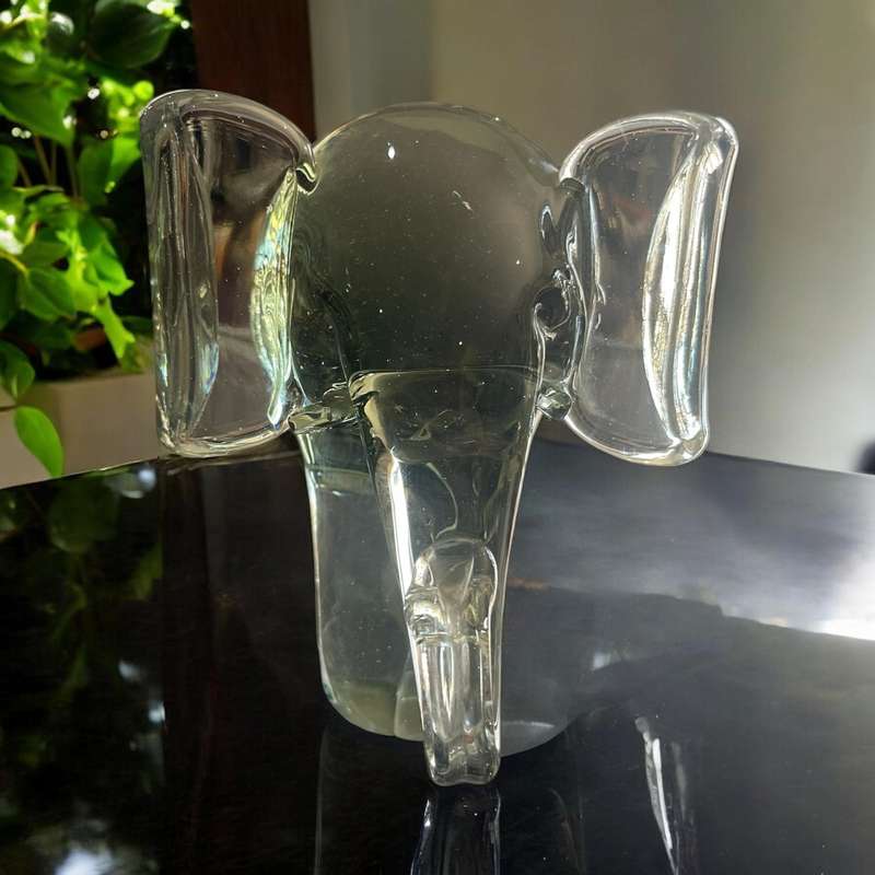 Ornament glass elephant