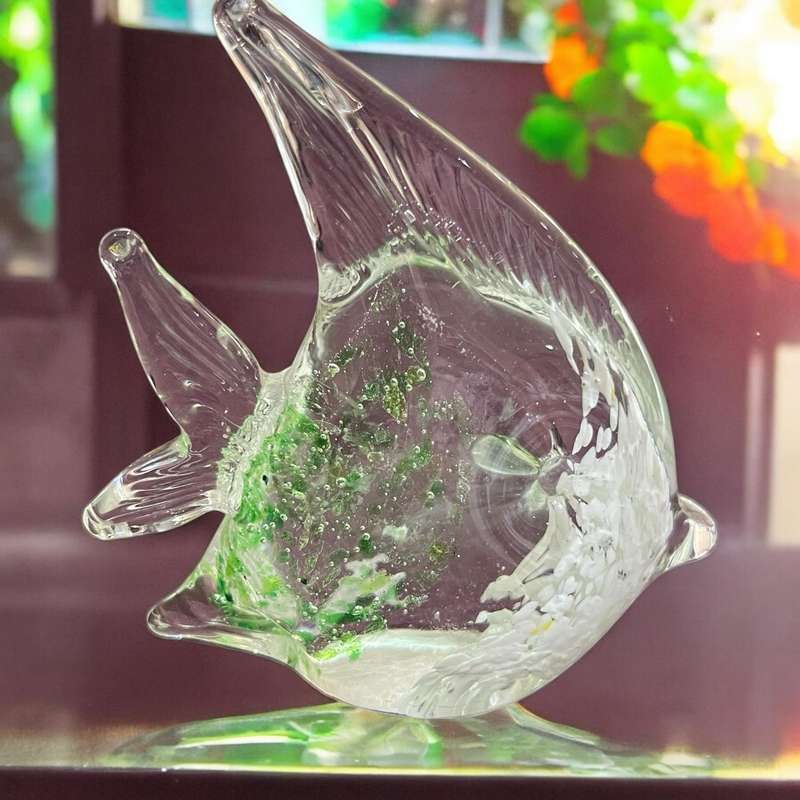 Ornaments/paperweights fish glass each