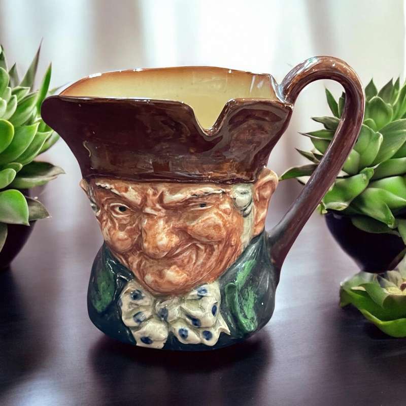 Toby Jug Royal Doulton small