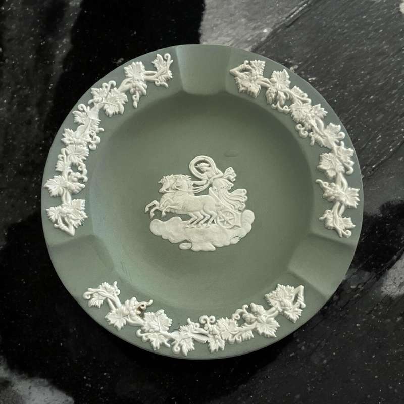Plate display Wedgwood green