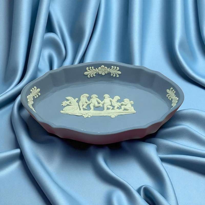 Plate/Bowl display Wedgwood