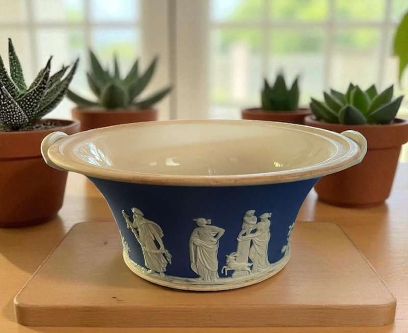 Bowl/planter Wedgwood