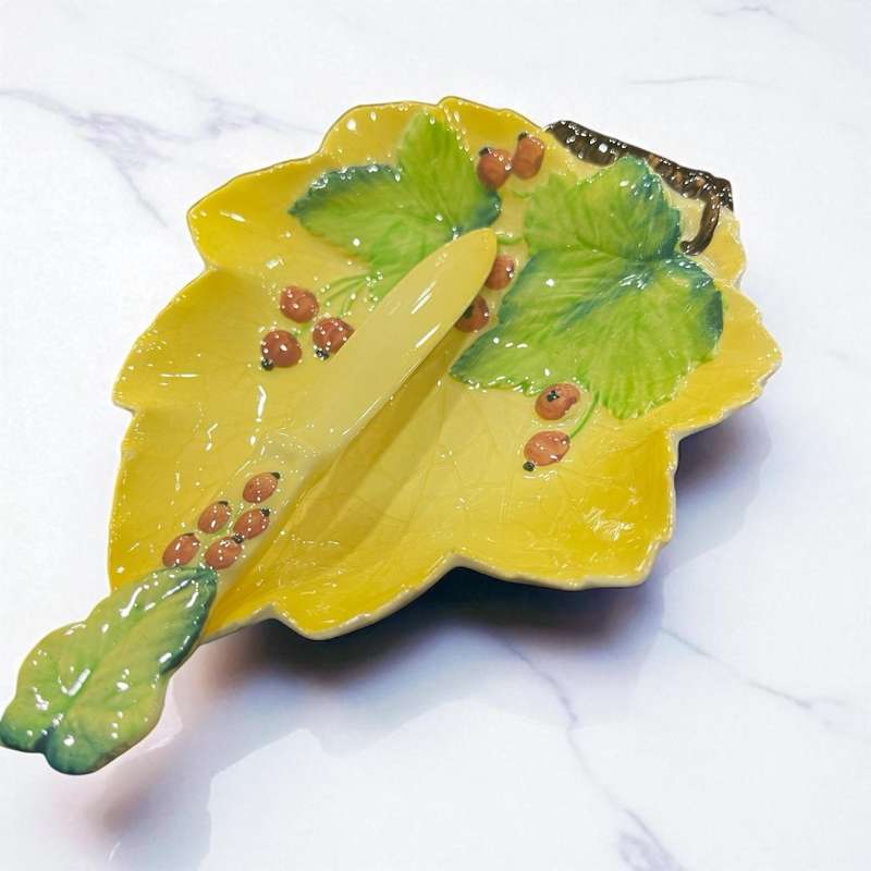 Plate display Carltonware(