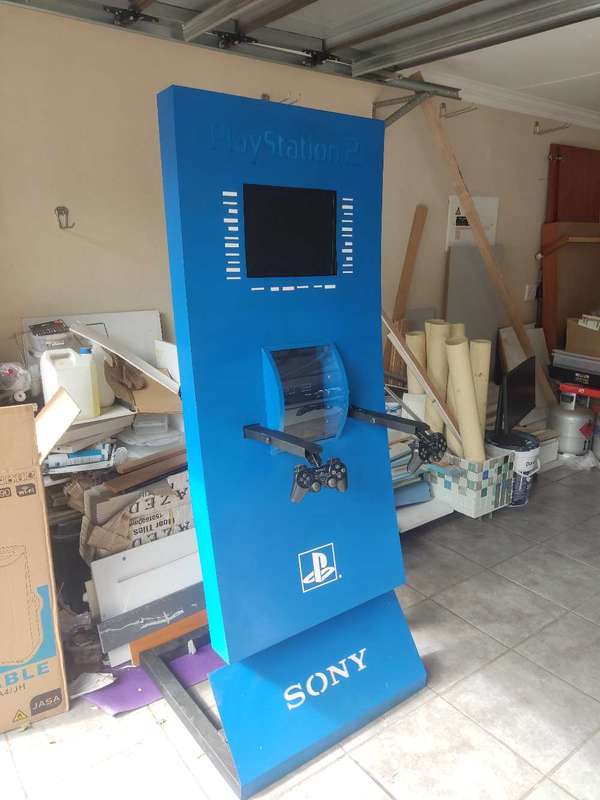 PS2 Kiosk - Playstation 2 (With console and games)