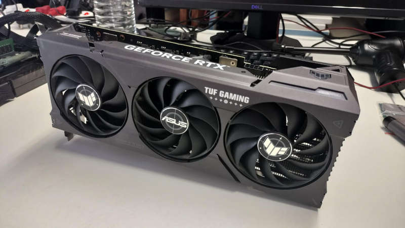 RTX 4070 12GB - Asus TUF