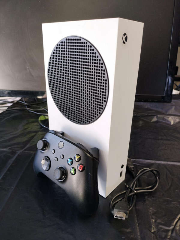XBOX Series S + Controller