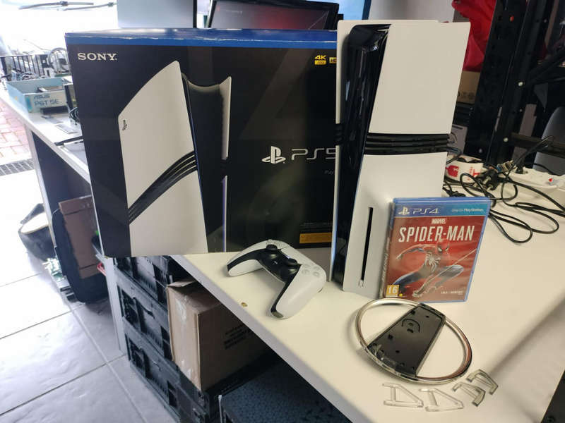 PS5 PRO  / Disk drive / Stand / 1 Game