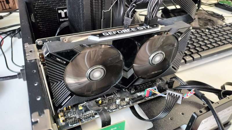 GTX 1660 Ti - Palit Dual