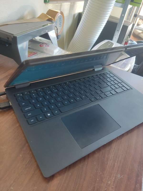 Intel 11th Gen i5 Laptop - Dell Latitude 3520