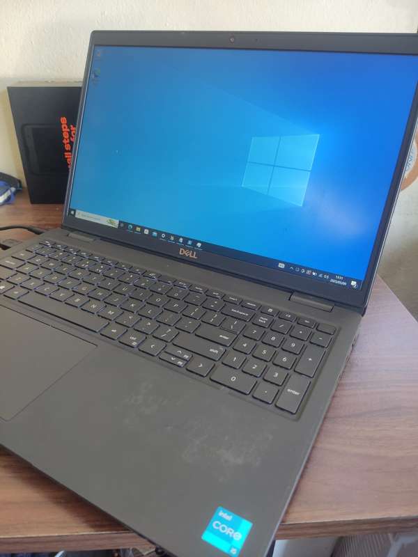 Intel 11th Gen i5 Laptop - Dell Latitude 3520