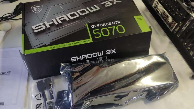 MSI GeForce RTX 5070 12GB SHADOW 3X