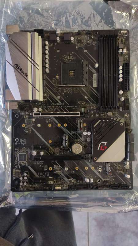X570 AM4 - AsRock Phantom Gaming 4