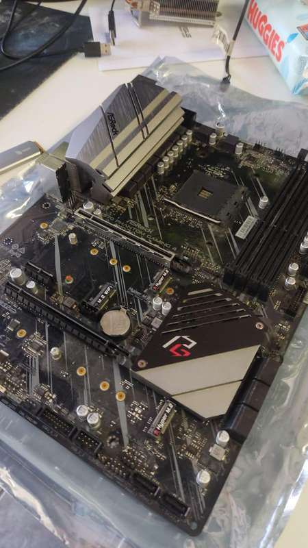 X570 AM4 - AsRock Phantom Gaming 4