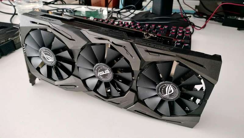 GTX 1080 Ti 11GB - Asus STRIX