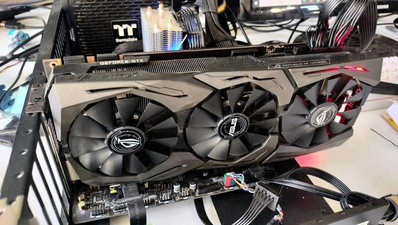 GTX 1080 Ti 11GB - Asus STRIX