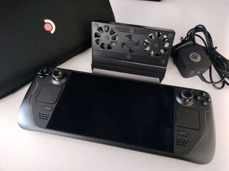 SteamDeck OLED 512GB / Dock / Carry case