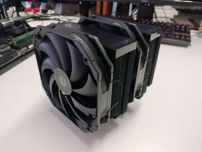 FROZN A720 black CPU Cooler