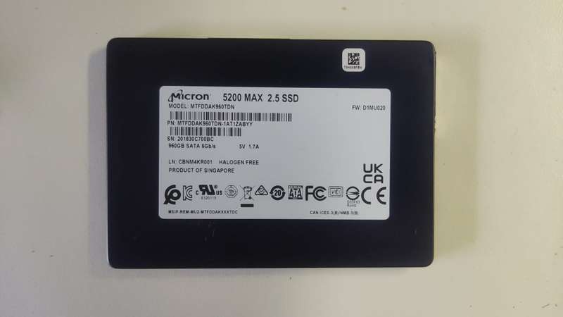 1TB SSD 2.5" - Micron 5200 Max 960GB