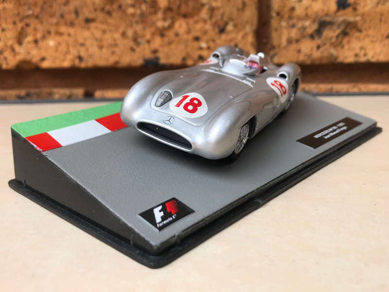 Mercedes W196, 1955 (#18, Juan Manuel Fangio) + magazine