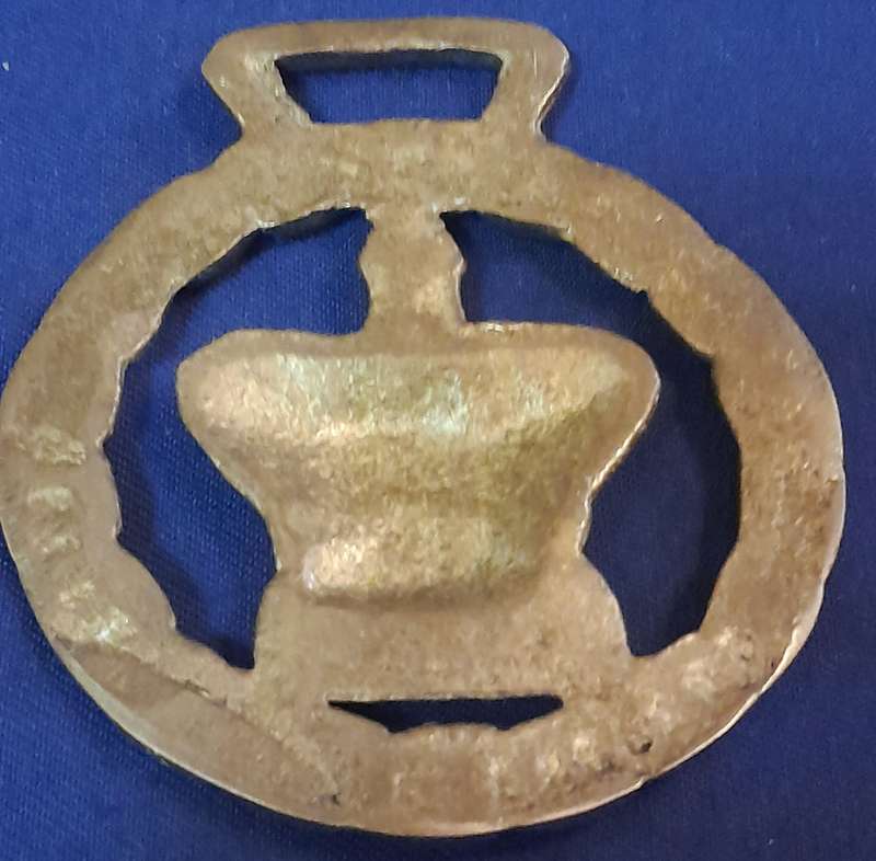 Vintage Single Horse Brass - 1953 Queen Elizabeth Coronation Crown Laurel Wreath