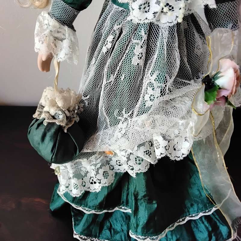 Vintage Porcelain Display Soll on Stand