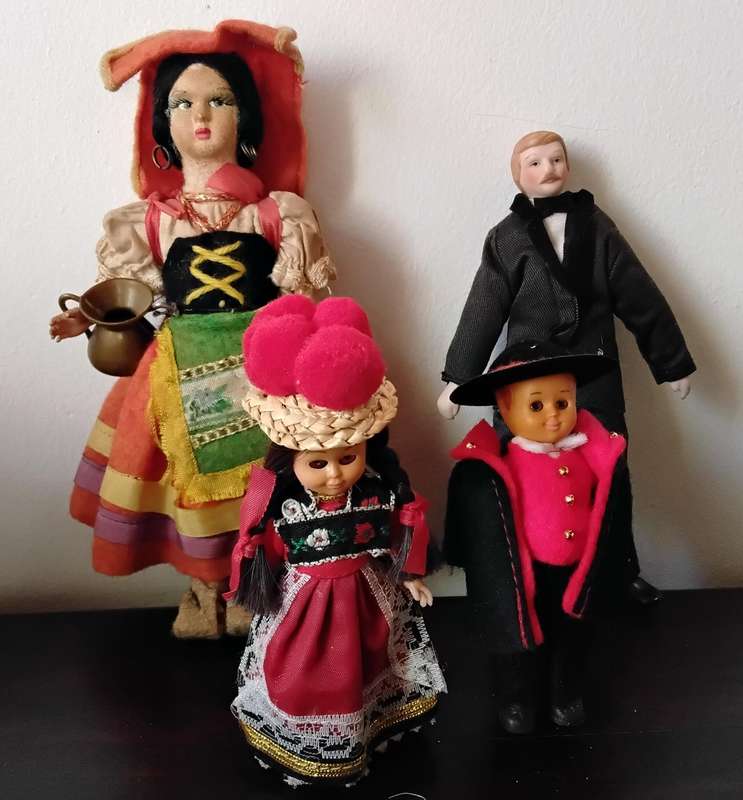 Assorted souvenir and Miniature Dolls